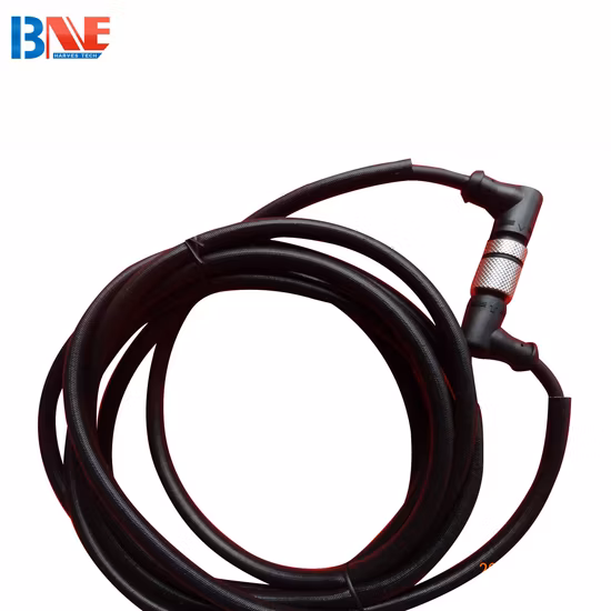 Faisceau de câbles d'assemblage de câbles de chargeur d'alimentation fabriqué en usine en Chine avec fusible et connecteur d'origine pour pièces automobiles de véhicule